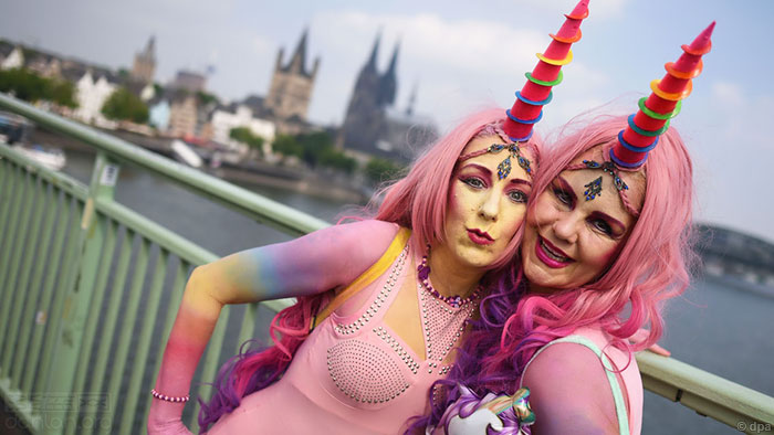 德国科隆数万人庆祝同性婚姻合法化