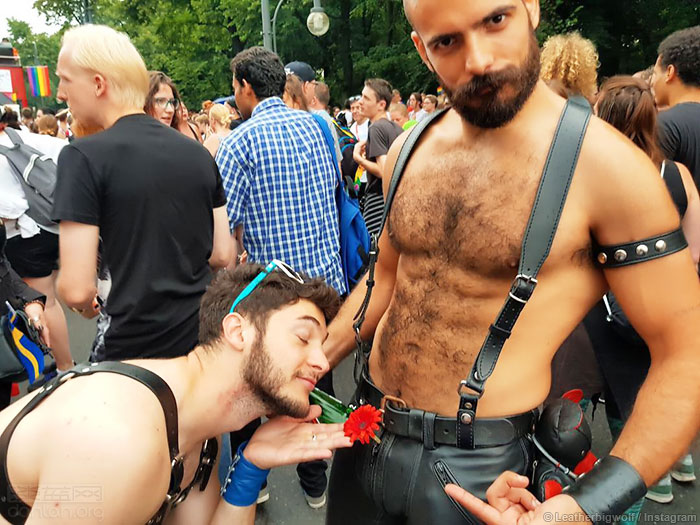 成千上万人参加柏林LGBT骄傲巡游